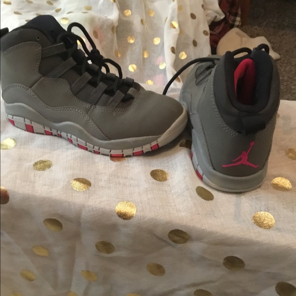 Girls Jordan shoes size 13c barely worn